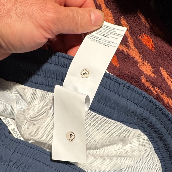 BOSS
Remy Color Block 5.3" Swim Trunks (NWOT) - Picture 12 of 16